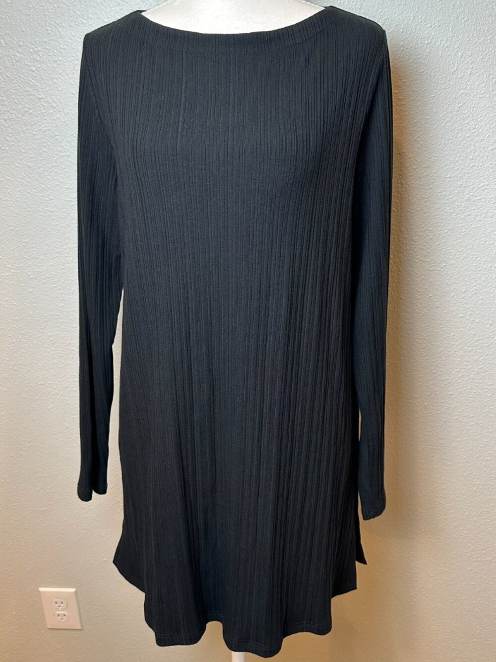 EILEEN FISHER Black Ribbed Bateau Neck Tunic Top M Tencel Knit Long Sleeve Lagen